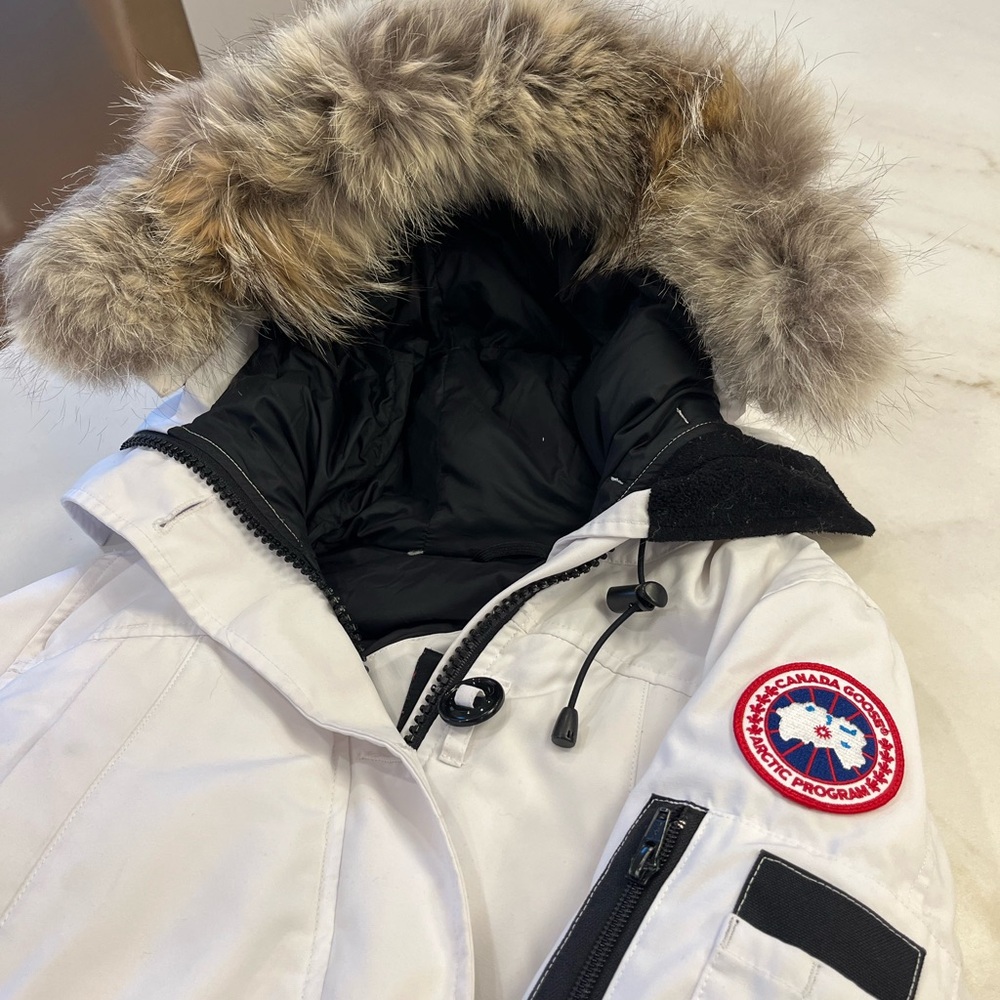 Ladies XS Canada Goose Coat - Picture 4 of 4